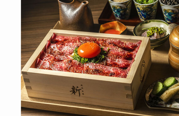 女性に大人気！！近江牛赤身専門店の「新鮮ユッケ重」ランチ｜焼肉牛匠　新